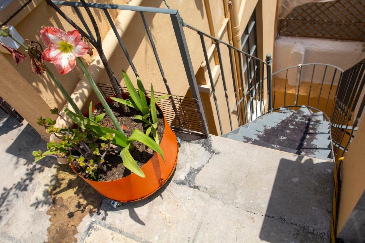 Enticing, Cosy, Rooftop Studio Athens Centre! Ep9T Luaran gambar